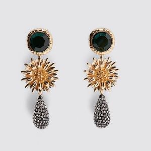 Zara Sparkly flower earring